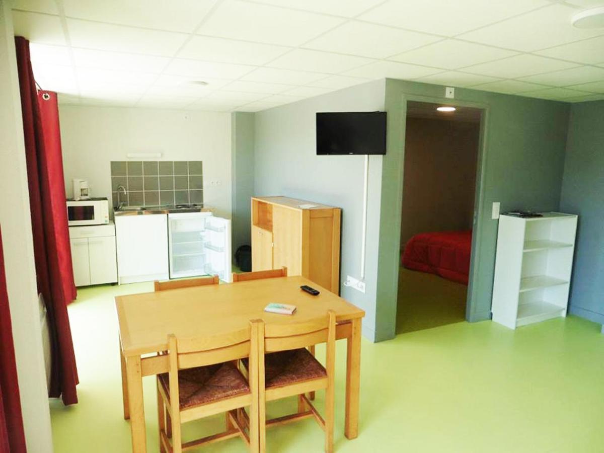 Gite Du Haut Cantal - Appartements Meubles Avec Kitchenette Et Chambres Sans Kitchenette Condat  Exteriér fotografie