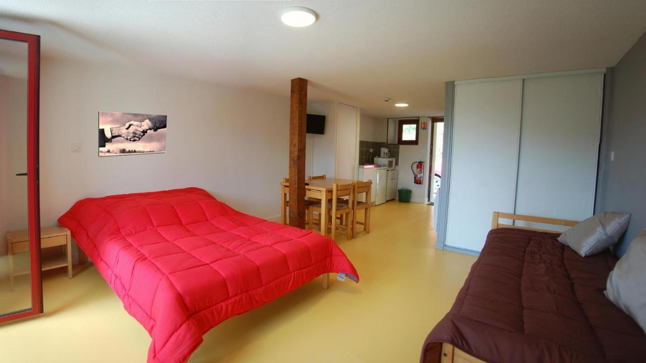Gite Du Haut Cantal - Appartements Meubles Avec Kitchenette Et Chambres Sans Kitchenette Condat  Exteriér fotografie